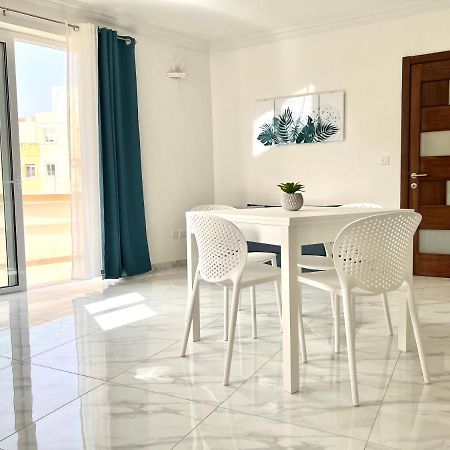 Condo With Patio Overlooking Piazza Gzira Exteriör bild