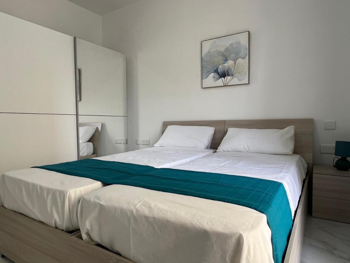 Condo With Patio Overlooking Piazza Gzira Exteriör bild