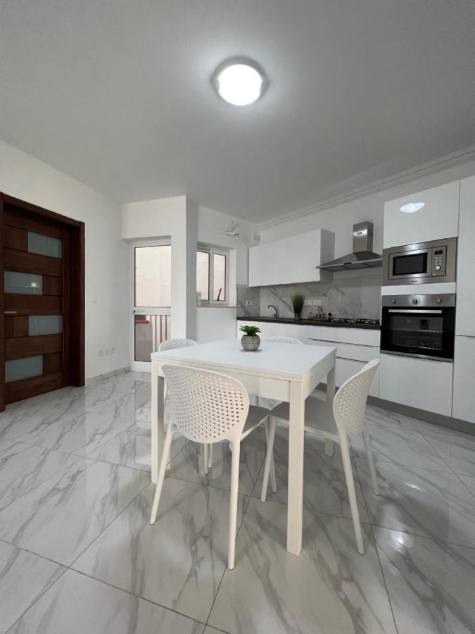 Condo With Patio Overlooking Piazza Gzira Exteriör bild